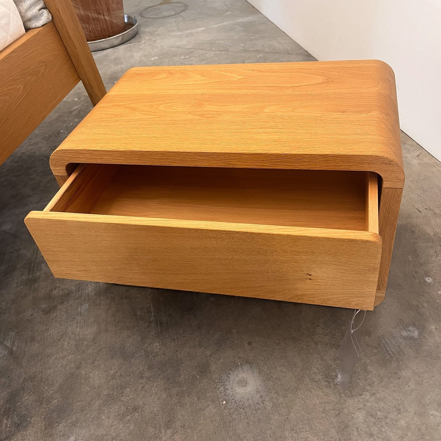 Holzmanufaktur Nachttisch COM:CI Nachttisch mit einem Schubkasten Eiche
