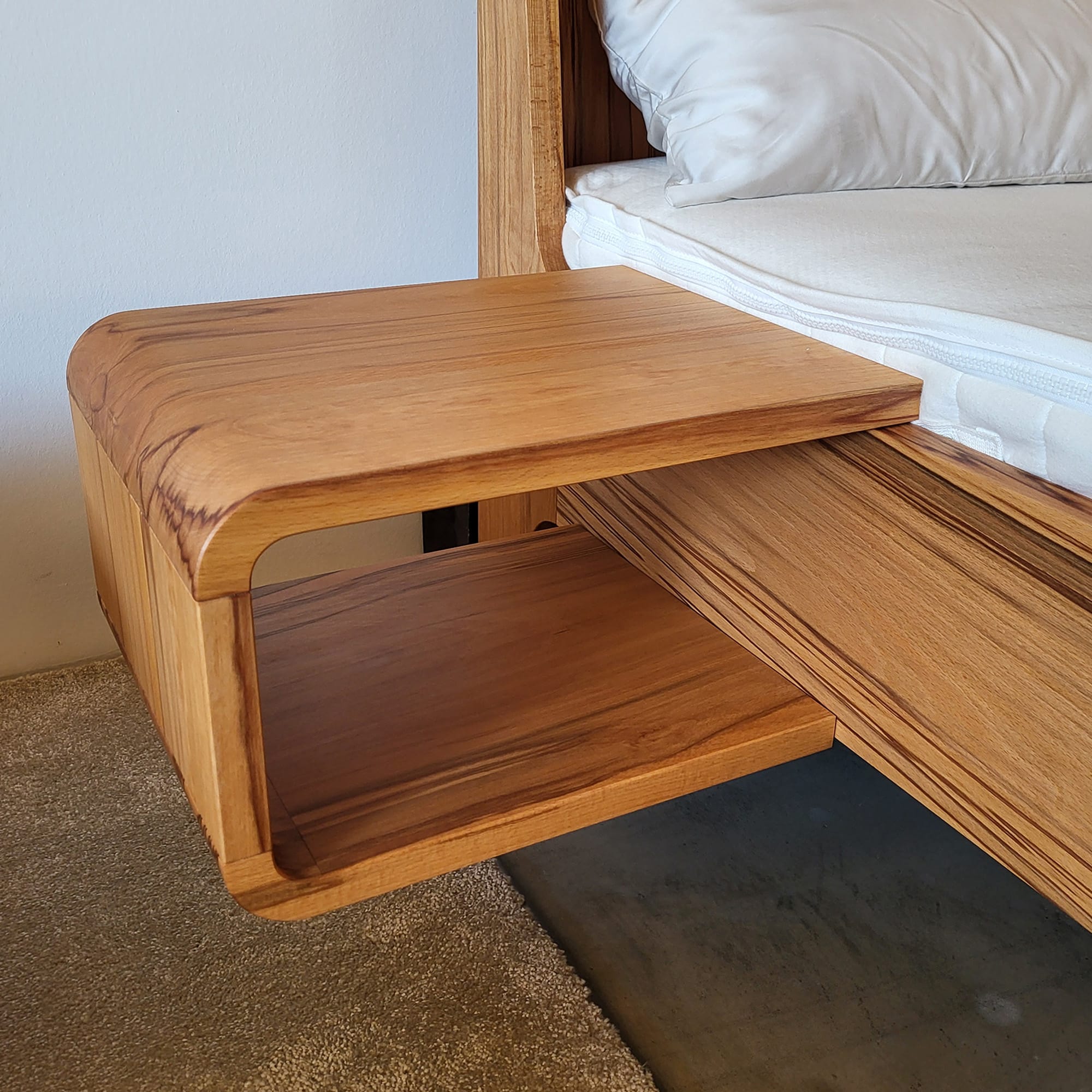 Holzmanufaktur Einhänge-Nachttisch COM:CI XL U-Form Buche (Neuware) Einhänge-Nachttisch COM:CI XL U-Form Buche (Neuware)