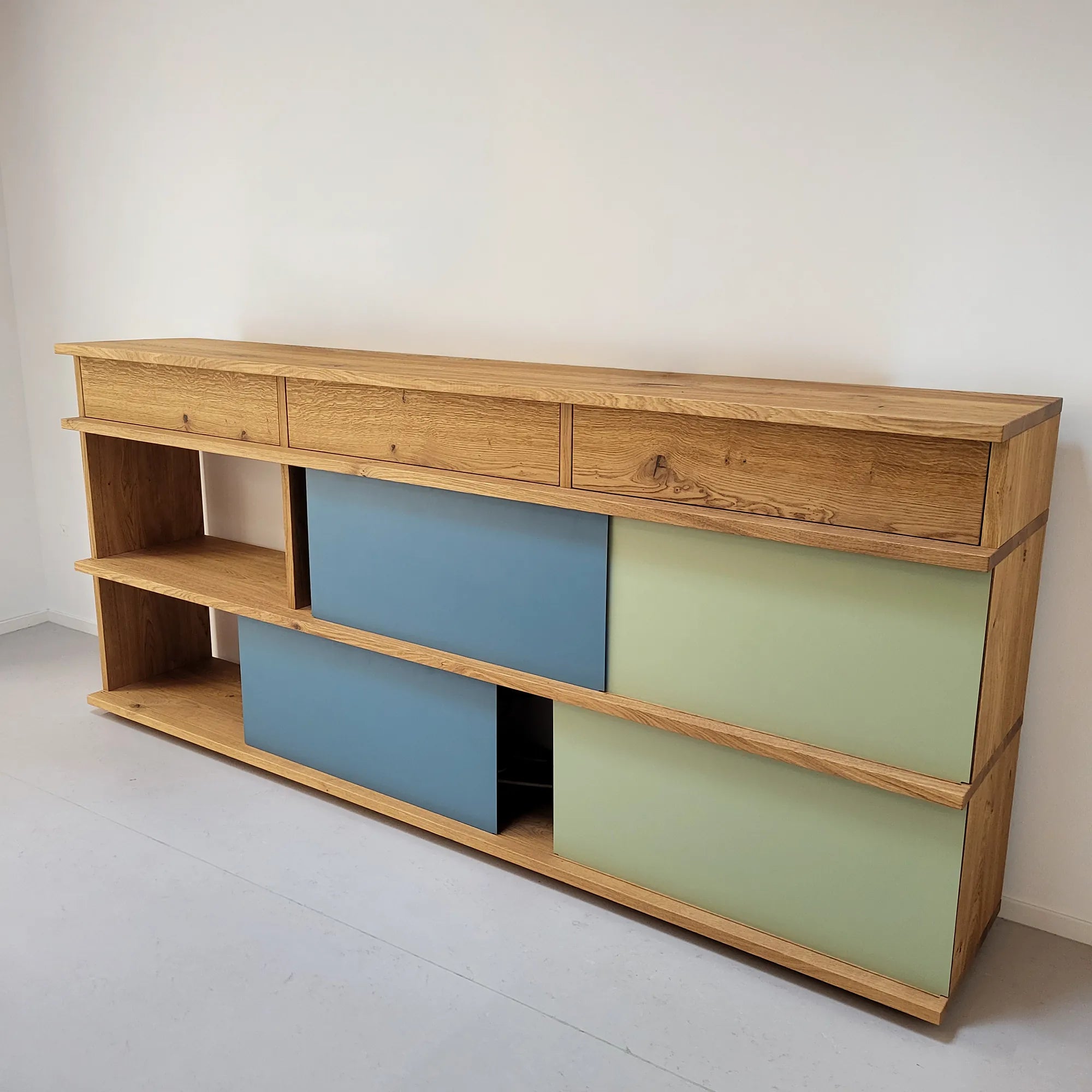 Regalsystem IQ als Sideboard - Wildeiche gebürstet