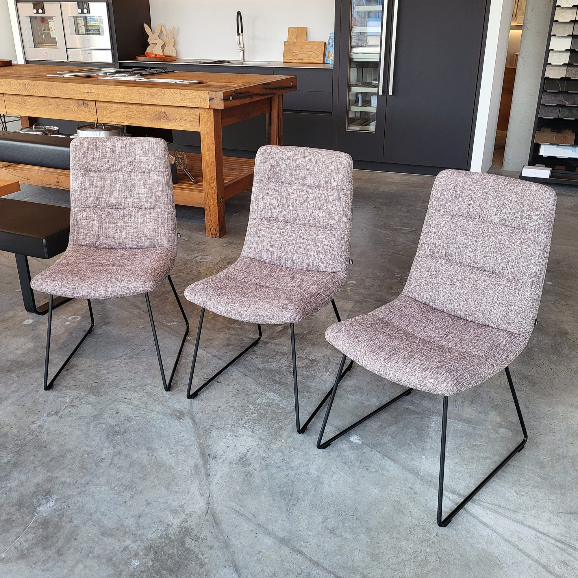 KFF Stuhl ARVA LIGHT mit Drahtkufe ohne Querstrebe Stuhl ARVA LIGHT mit Drahtkufe ohne Querstrebe