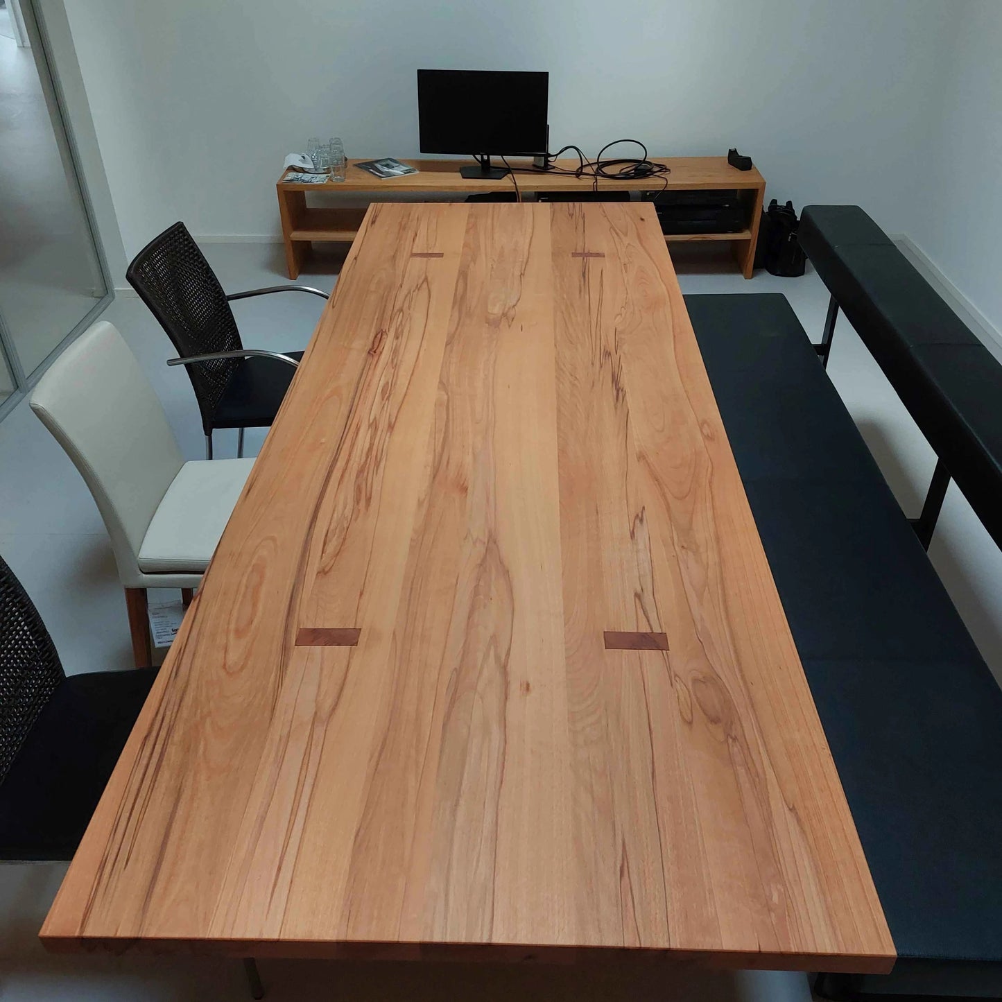 Holzmanufaktur Konferenztisch aus Massivholz ZEN/10 Massivholztisch 280x100 cm