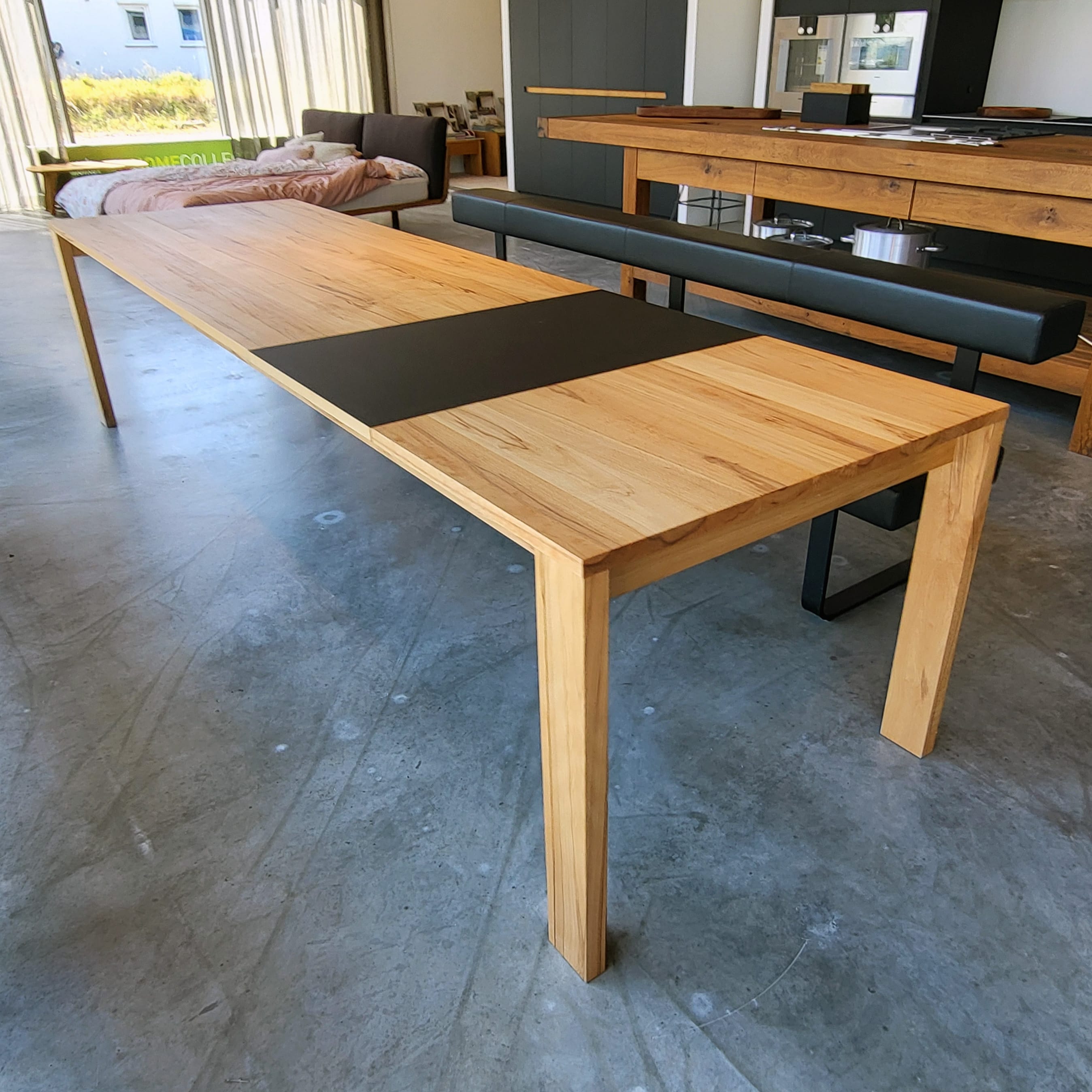 Holzmanufaktur ZOOM Massiver Esstisch von 200x90 bis 310x90 cm ausziehbar